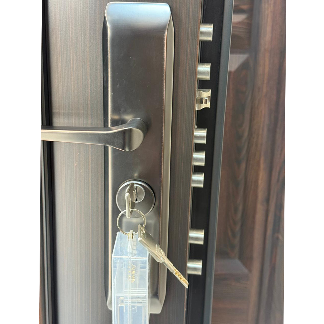 Thumbnail image of white door, front view